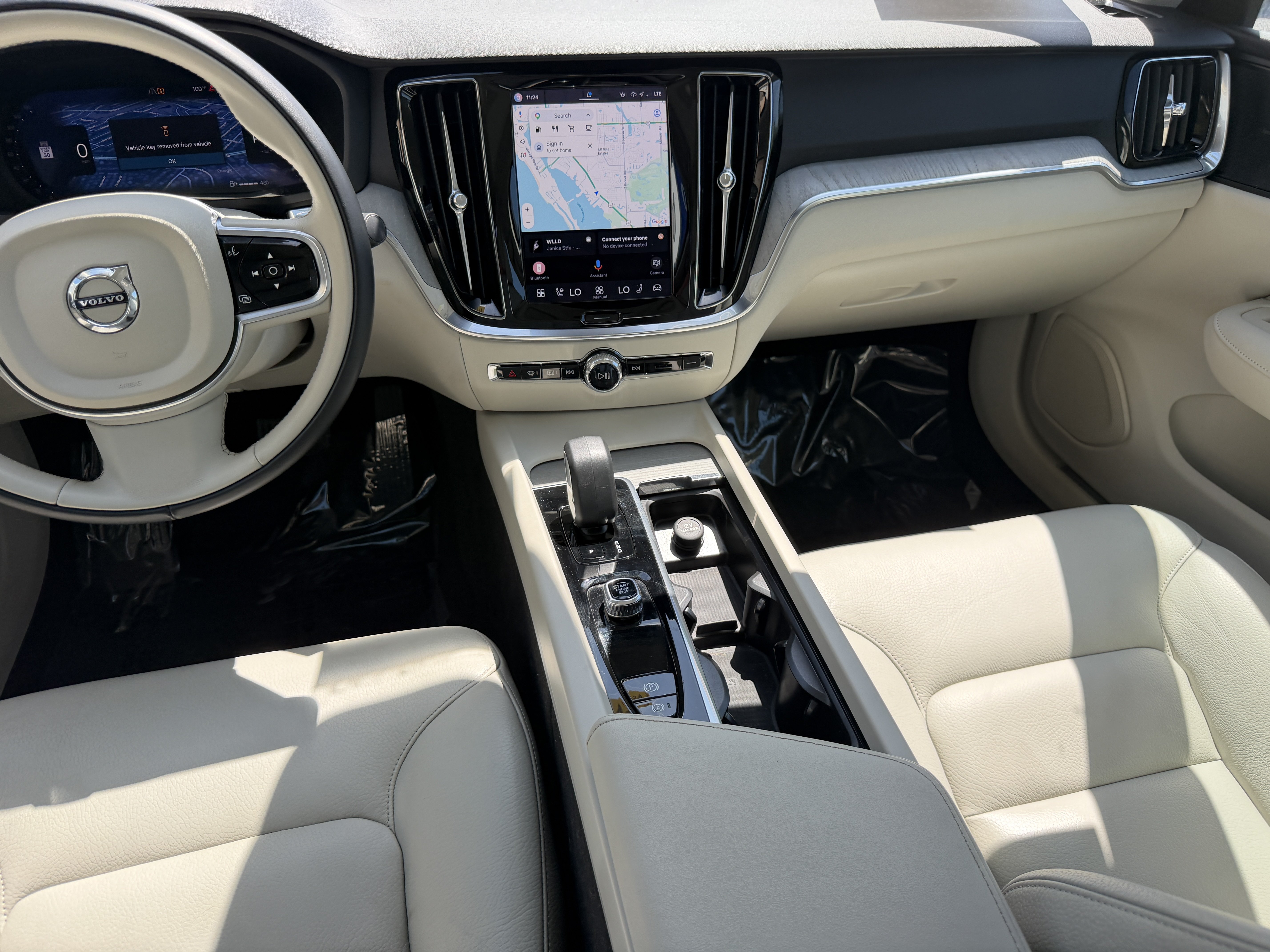 Certified 2025 Volvo S60 B5 Plus AWD/4WD image 14