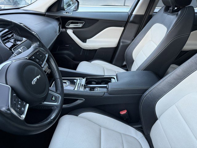 Used 2018 Jaguar F-PACE R-Sport image 6