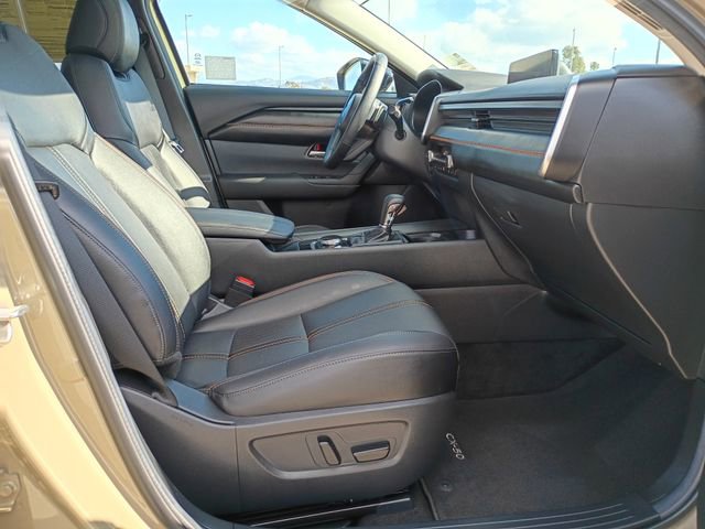 Certified 2025 MAZDA CX-50 AWD 2.5 Turbo w/ Premium Pkg image 12