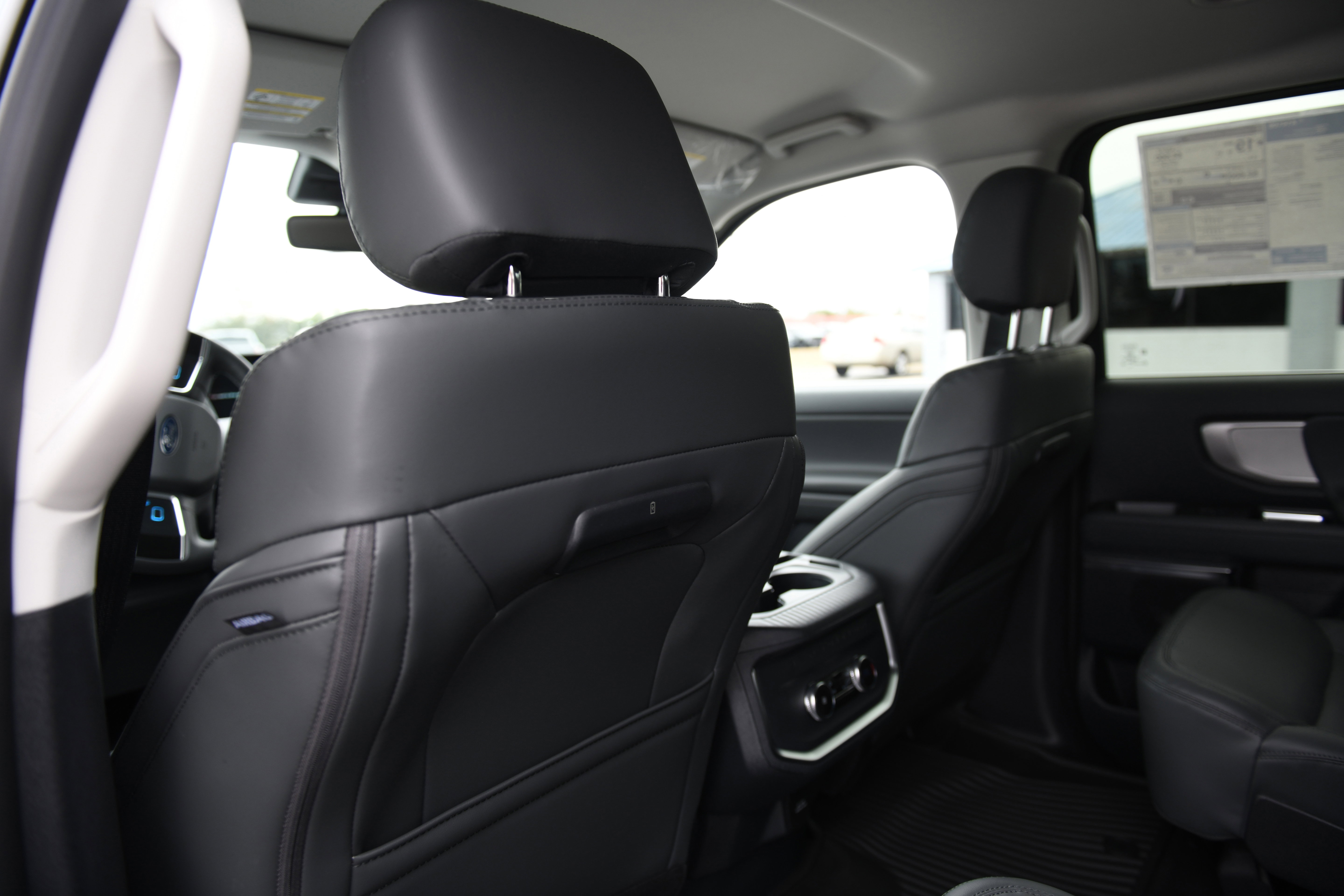 New 2026 Ford Expedition Active image 17