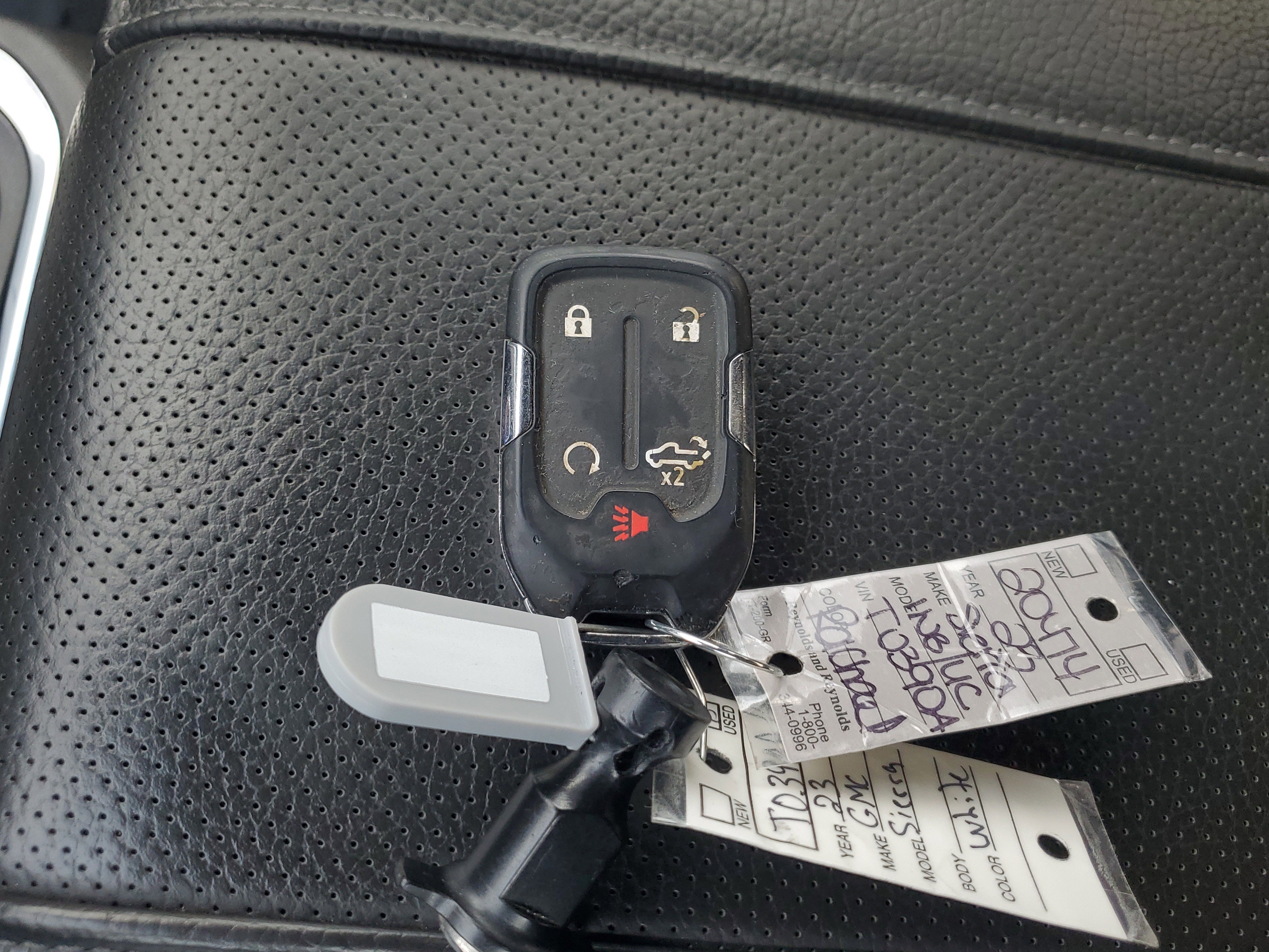 Used 2023 GMC Sierra 3500 Denali w/ Technology Package image 30