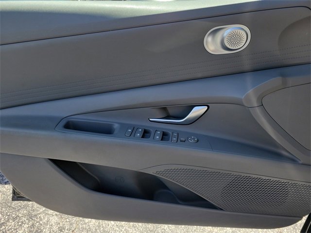 Used 2022 Hyundai Elantra SEL w/ Cargo Package image 27