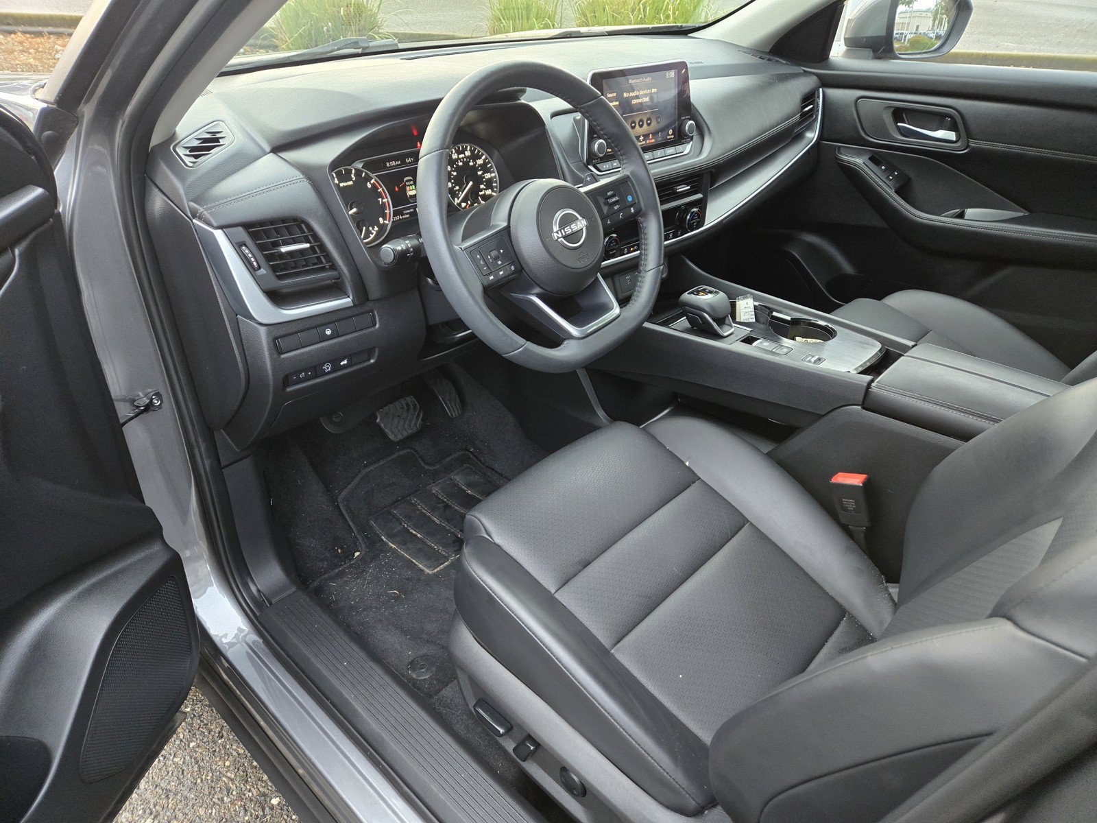 Used 2024 Nissan Rogue SV w/ SV Premium Package FWD image 11
