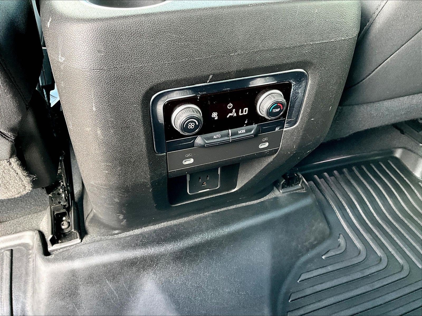 Used 2023 Chevrolet Suburban LS AWD/4WD image 10