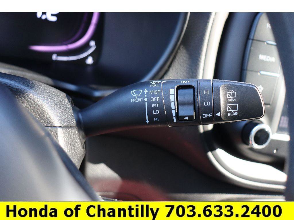 Used 2023 Kia Soul LX w/ LX Technology Package image 11