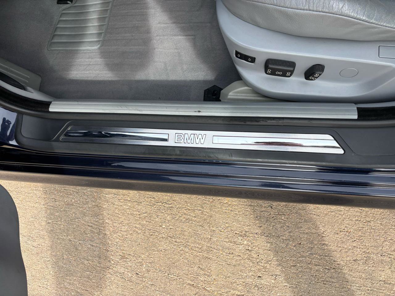 Used 2001 BMW 540i Sedan image 12