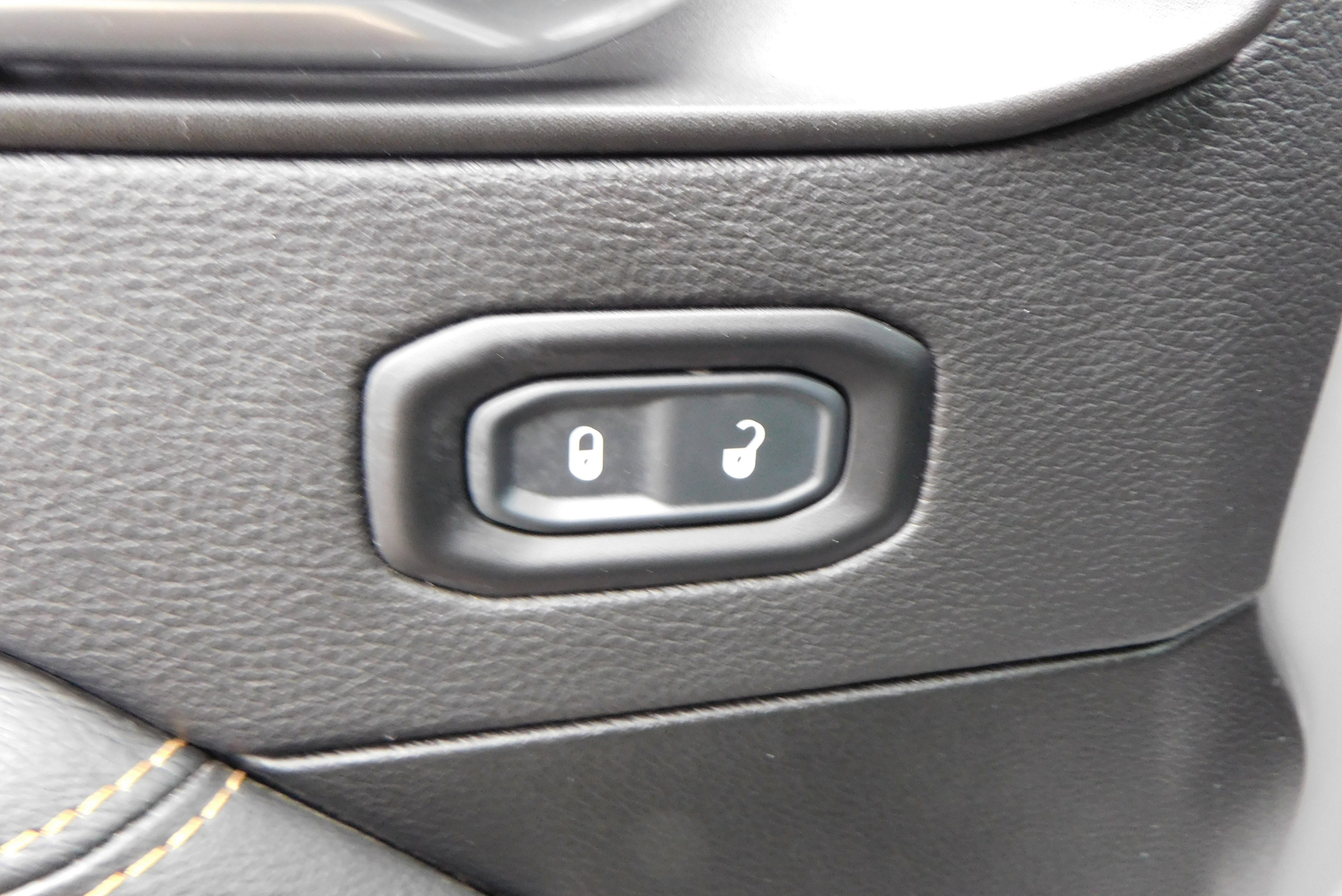 Used 2023 Jeep Wrangler High Altitude image 13