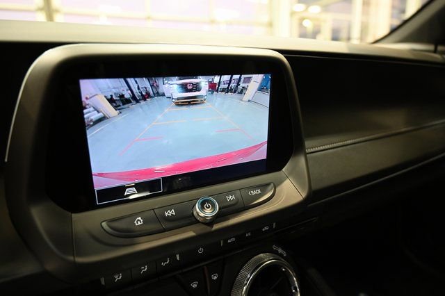 Used 2021 Chevrolet Camaro LT w/ RS Package image 17
