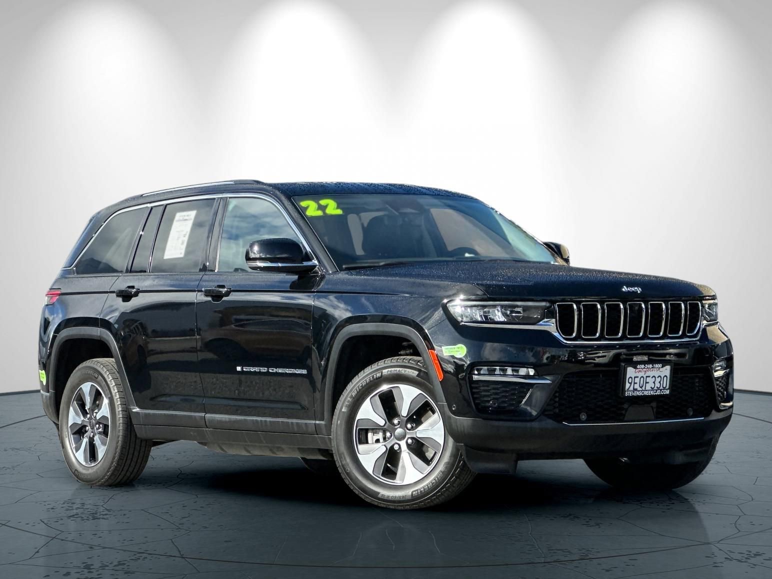 Used 2022 Jeep Grand Cherokee Limited 4xe w/ Luxury Tech Group II image 2