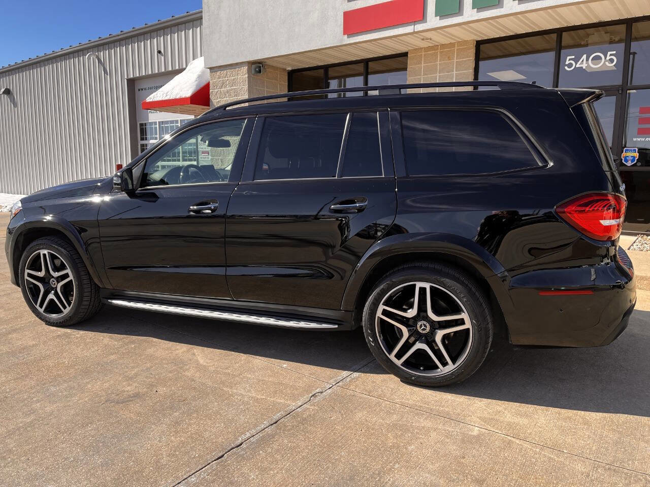 Used 2018 Mercedes-Benz GLS 550 4MATIC w/ Driver Assistance Package image 3