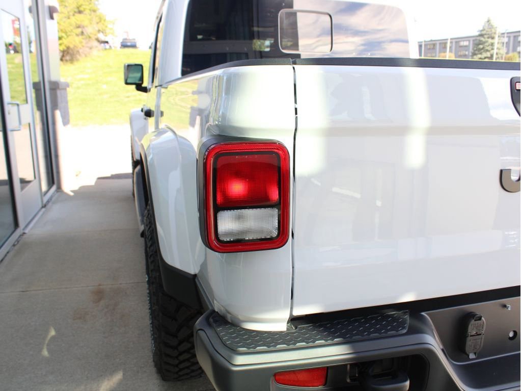 New 2025 Jeep Gladiator Sport image 38