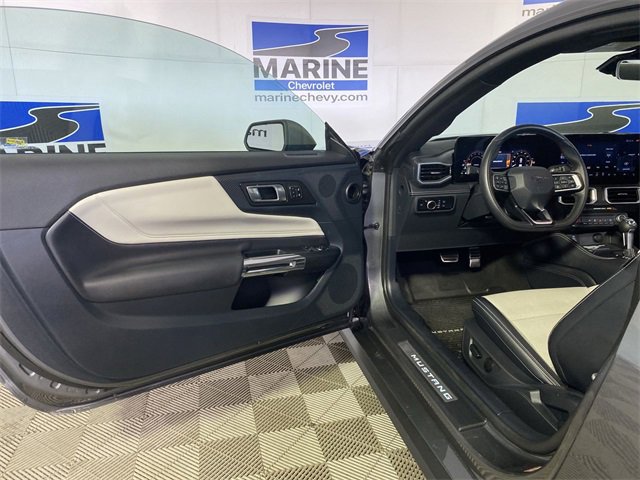 Used 2024 Ford Mustang GT Premium image 27