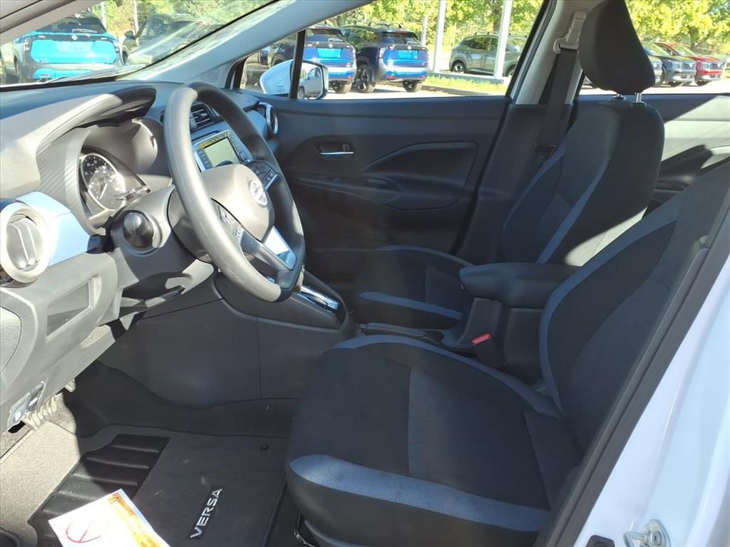 New 2025 Nissan Versa SV w/ Trunk Package FWD image 5