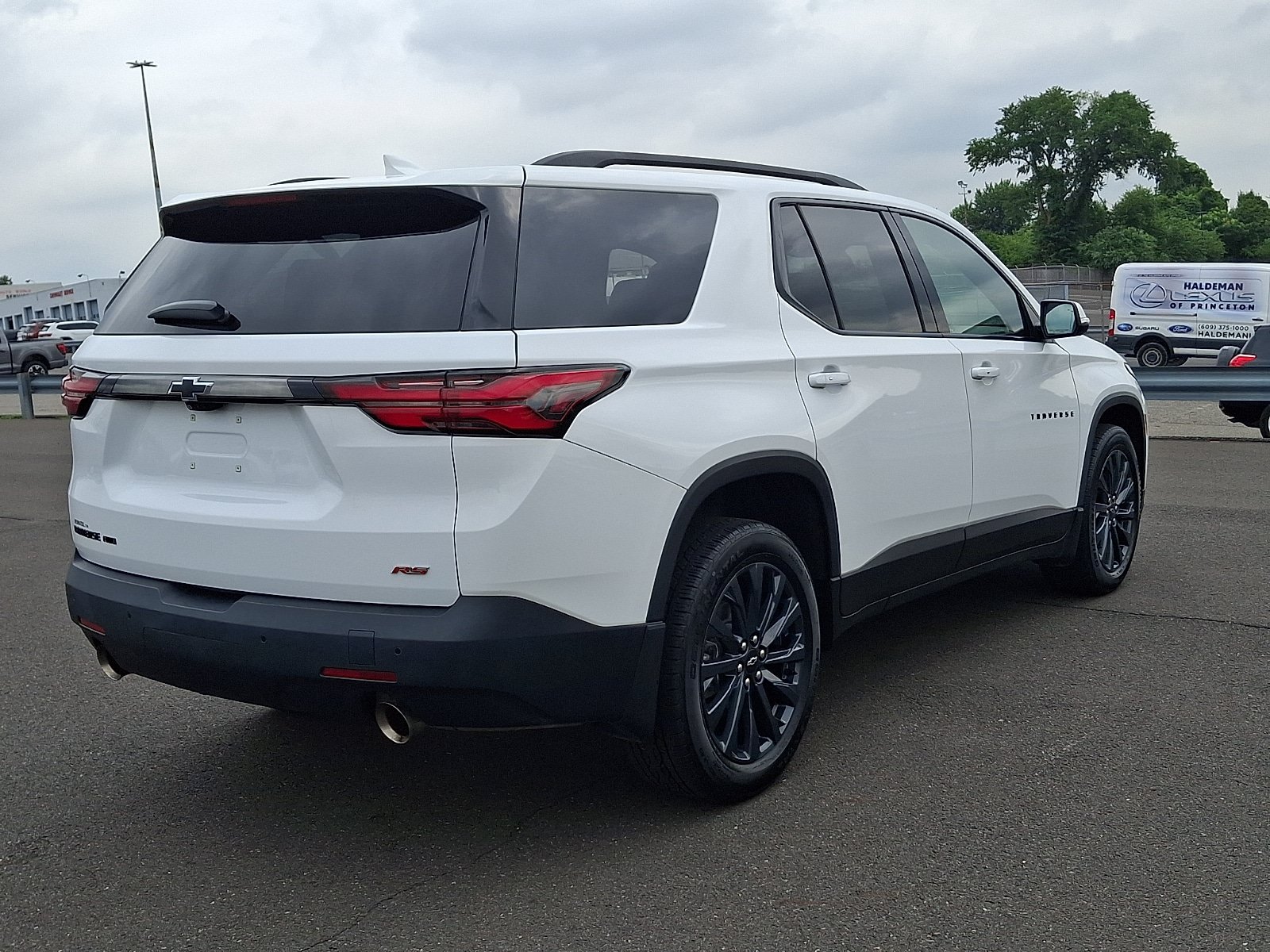Used 2023 Chevrolet Traverse RS AWD/4WD image 6