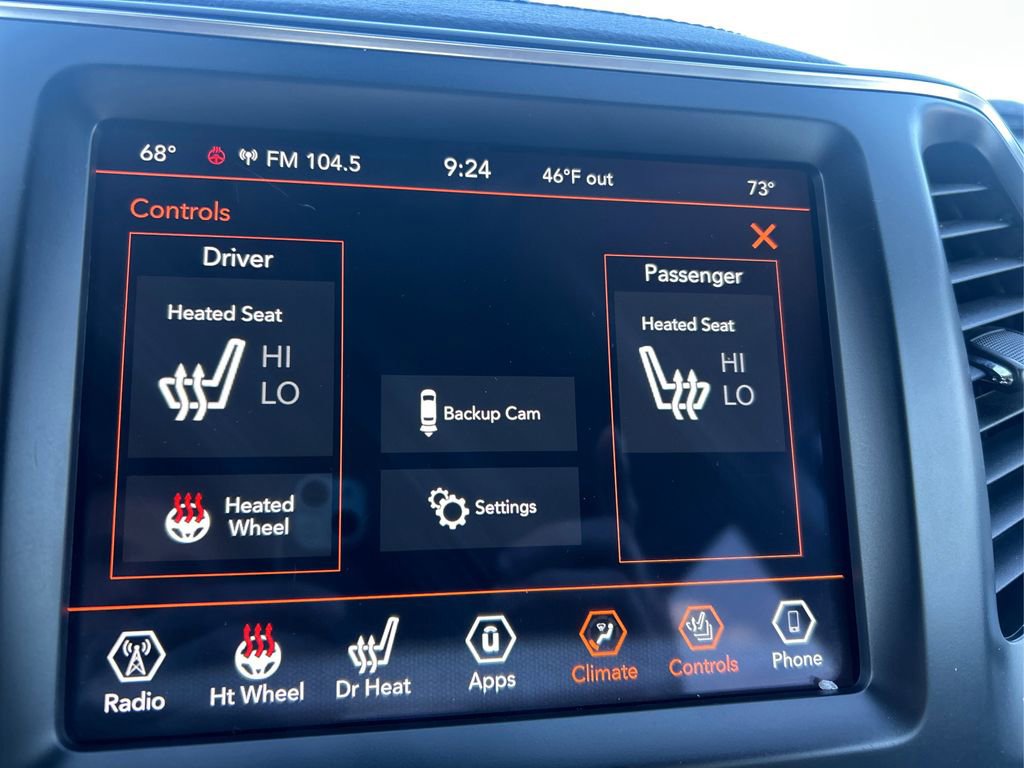 Used 2021 Jeep Cherokee Latitude Lux w/ Comfort/Convenience Group AWD/4WD image 38