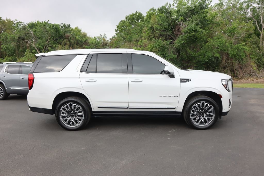Certified 2023 GMC Yukon Denali Ultimate w/ LPO, Floor Liner Package AWD/4WD image 10