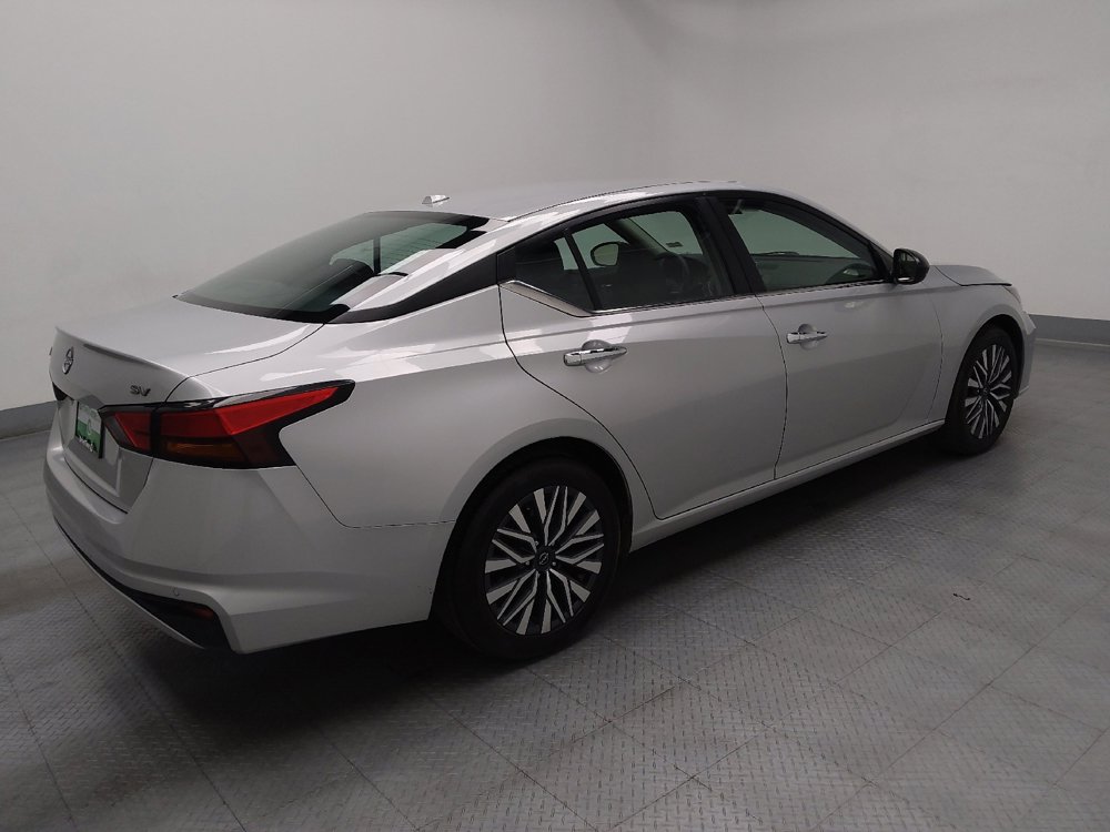 Used 2024 Nissan Altima 2.5 SV image 10