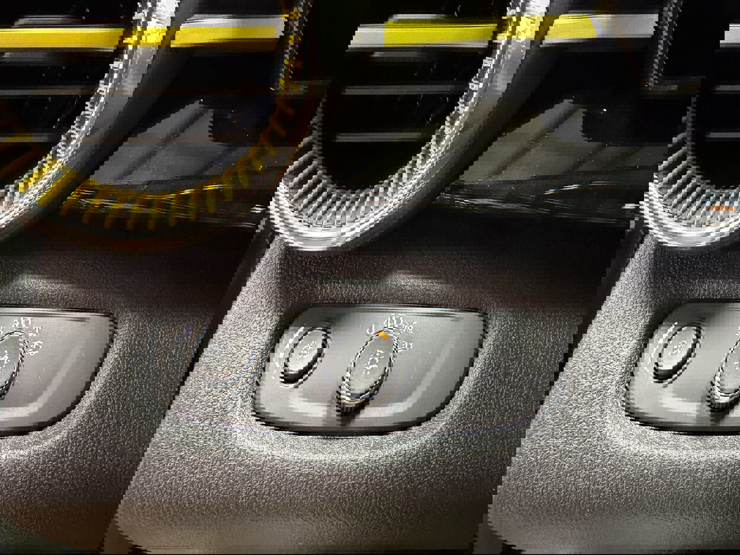 Used 2024 Chevrolet Trax ACTIV w/ Sunroof Package FWD image 14