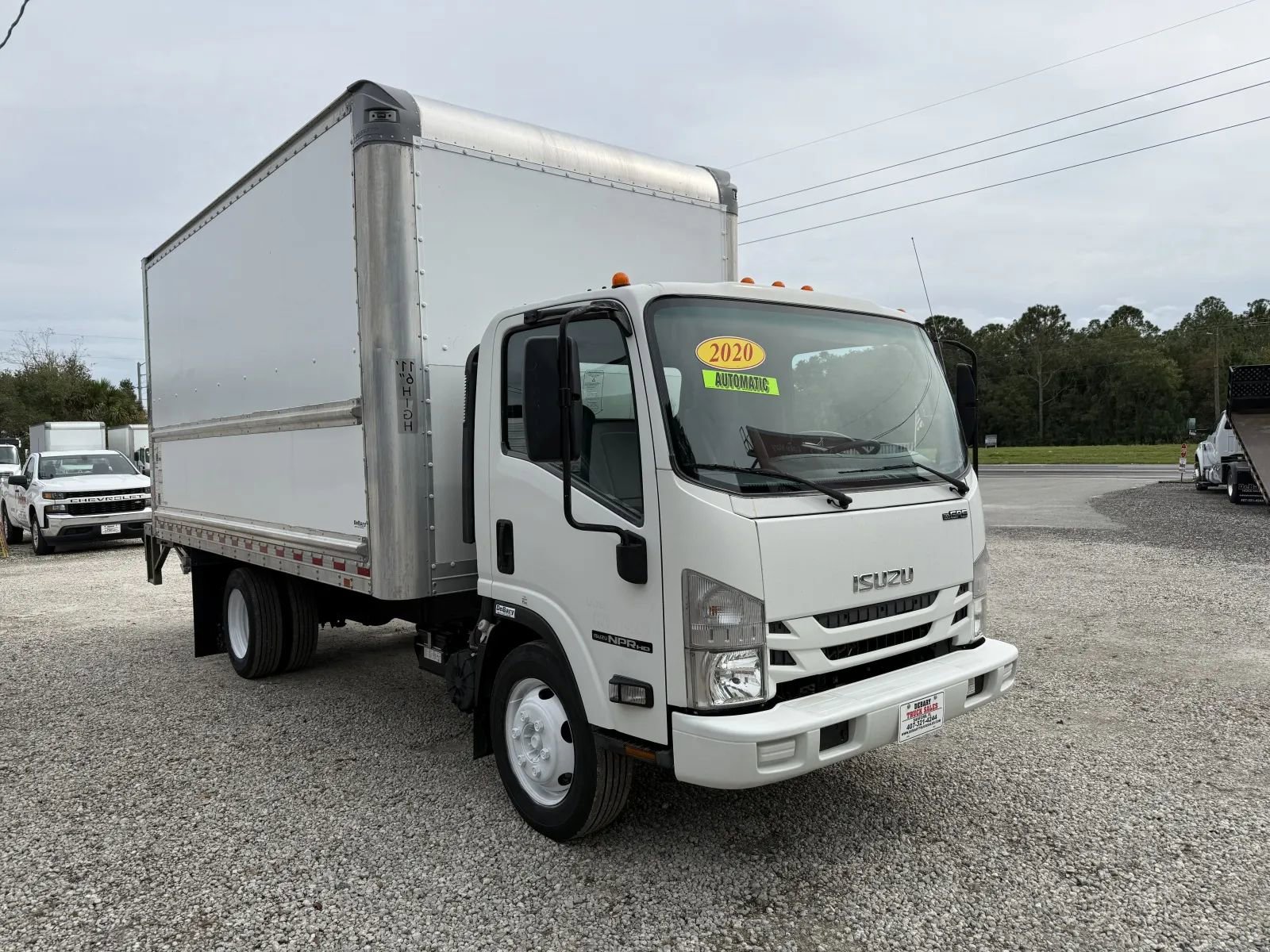 Used 2020 Isuzu NPR image 3