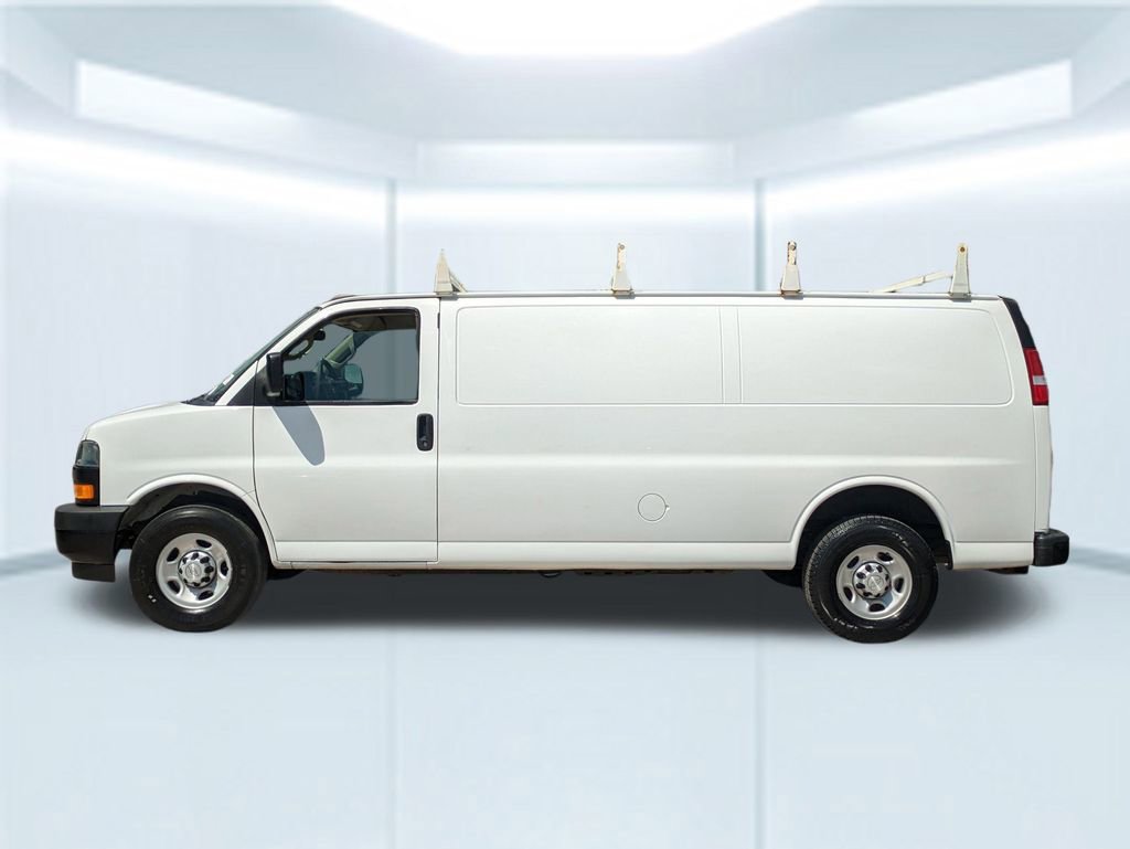 Used 2020 Chevrolet Express 3500 Extended w/ Driver Convenience Package image 2