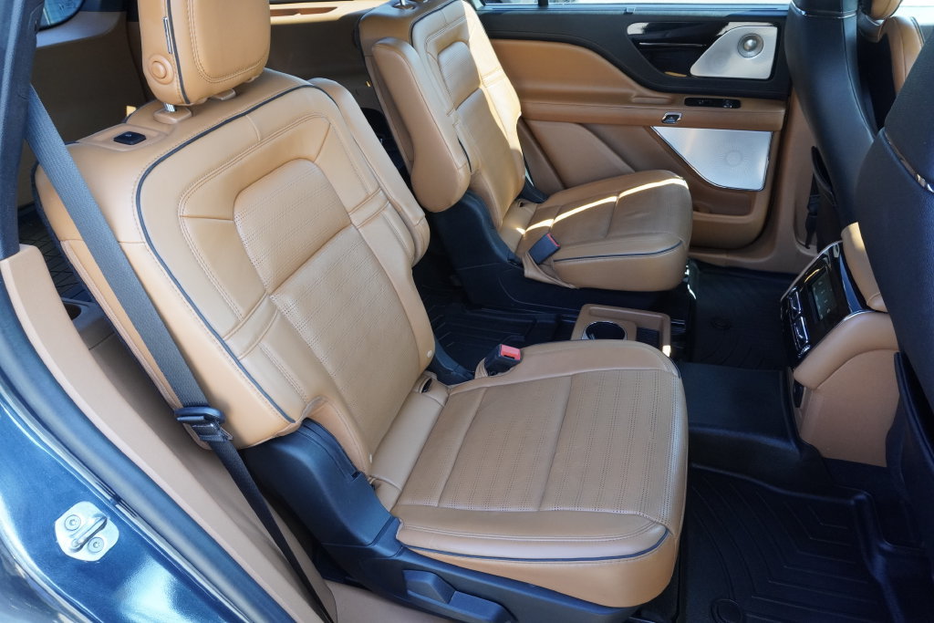 Used 2020 Lincoln Aviator Black Label Grand Touring w/ Class IV Trailer Tow Package AWD/4WD image 27