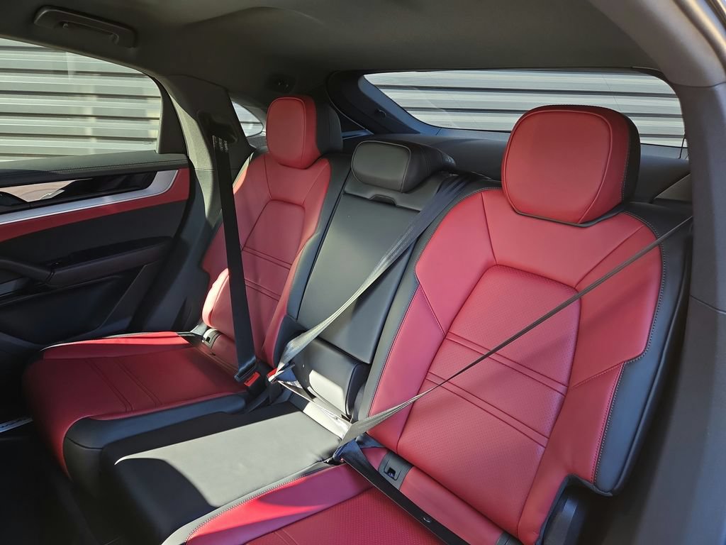 Certified 2026 Porsche Cayenne Coupe AWD/4WD image 16