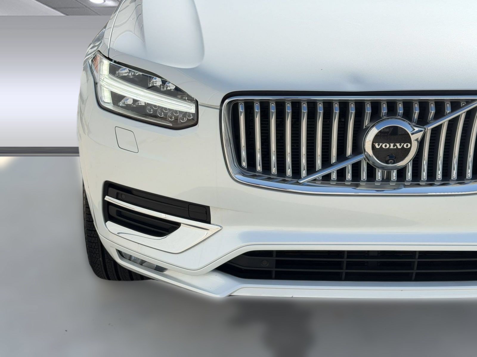 Used 2024 Volvo XC90 B6 Plus w/ Protection Package Premier AWD/4WD image 12