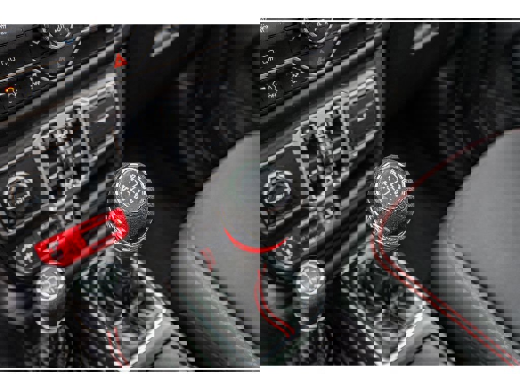 Used 2018 Jeep Wrangler Unlimited Rubicon w/ Dual Top Group image 17