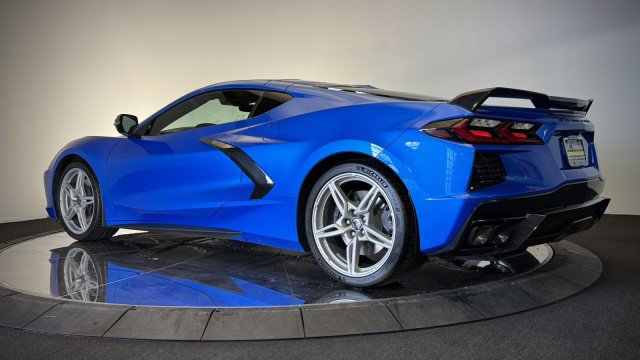 Used 2024 Chevrolet Corvette Stingray Premium Cpe w/ Z51 Performance Package RWD image 3