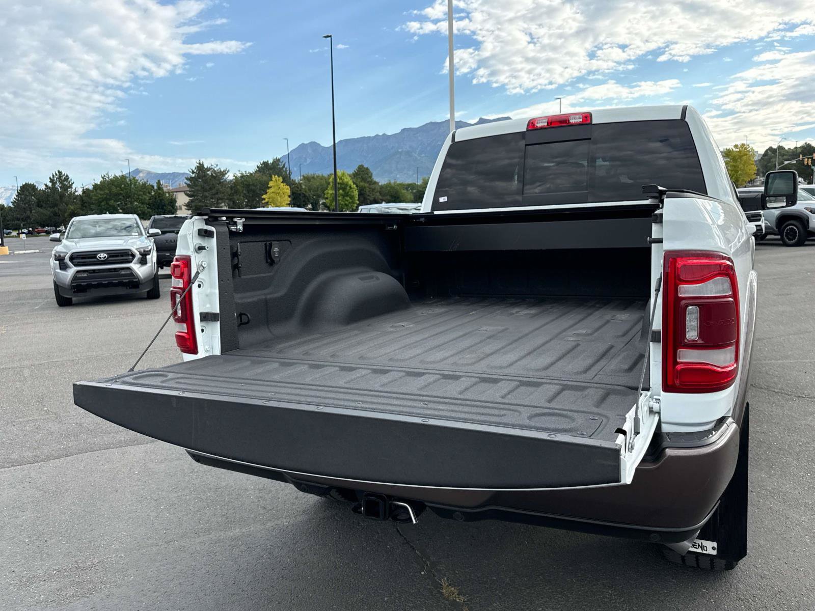Used 2023 RAM 2500 Limited AWD/4WD image 16