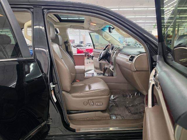 Used 2016 Lexus GX 460 w/ Premium Package AWD/4WD image 10