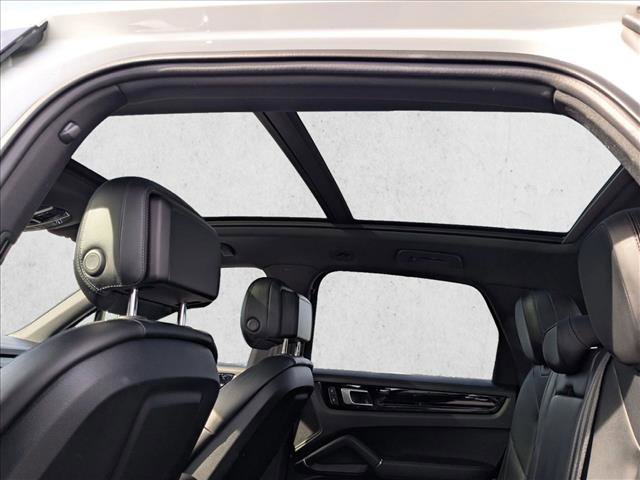 Used 2022 Porsche Cayenne image 20