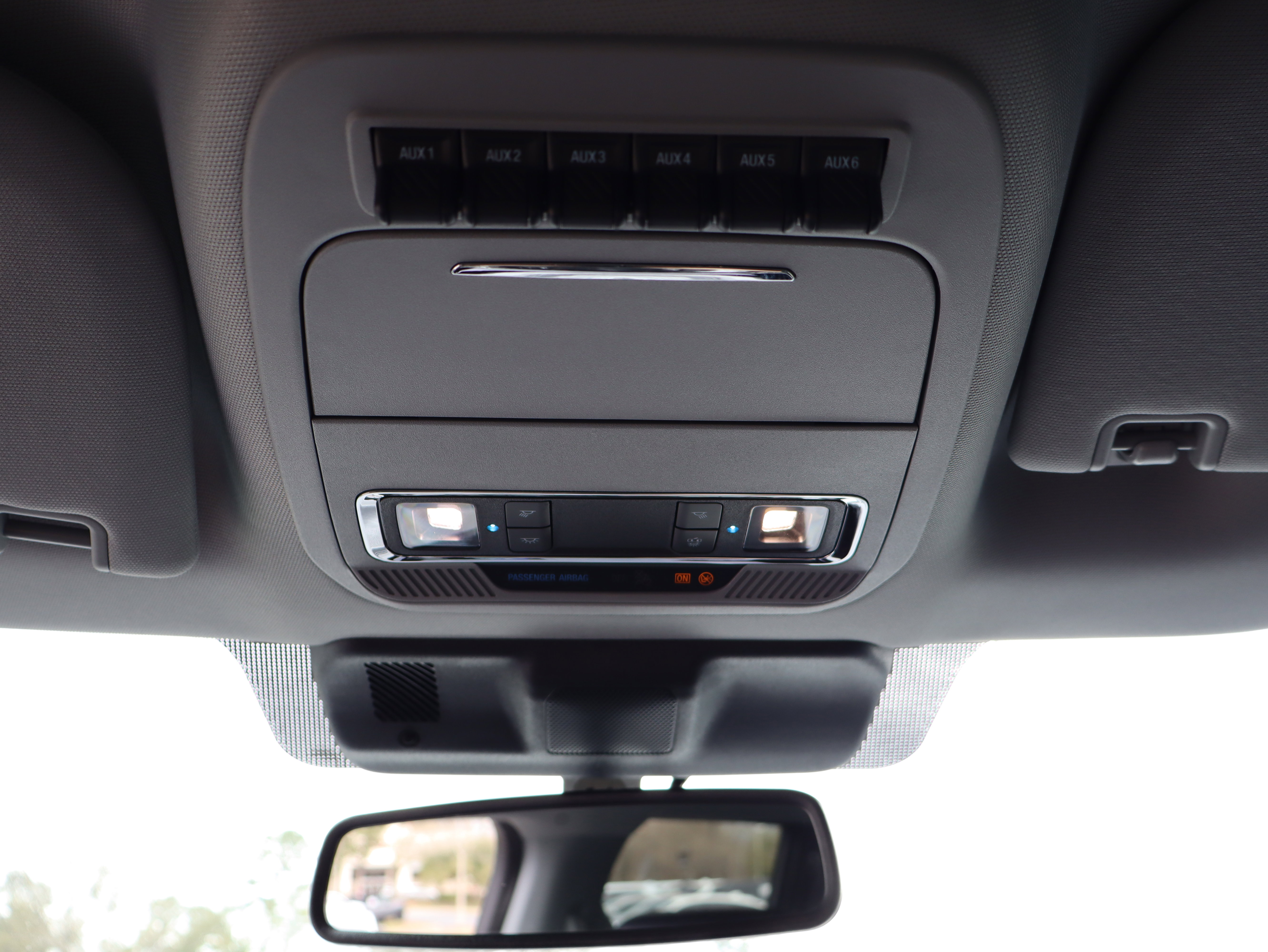 Used 2025 Ford F350 Lariat w/ Black Appearance Package image 36