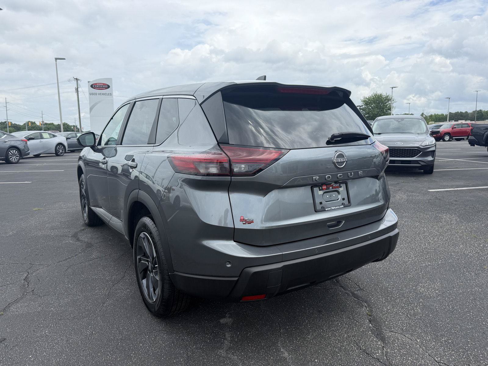 Used 2025 Nissan Rogue SV FWD image 5