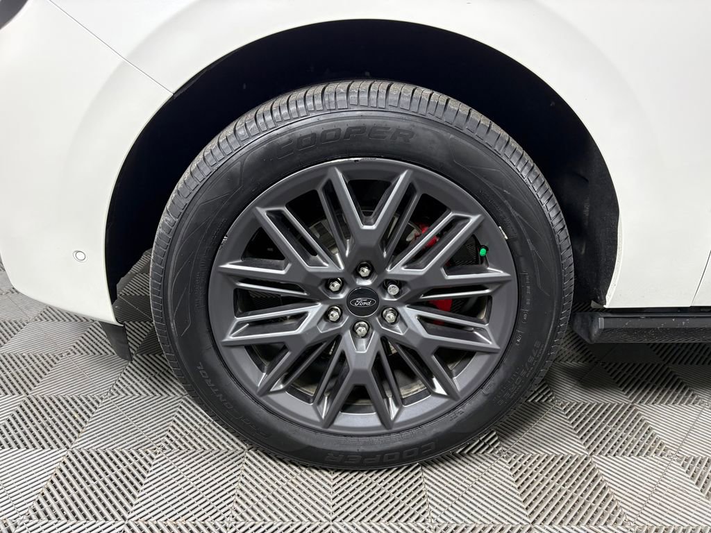 Certified 2025 Ford Expedition Max Platinum w/ Stealth Performance Package AWD/4WD image 11