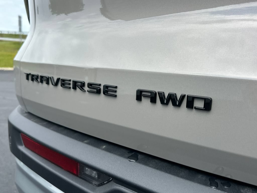 New 2026 Chevrolet Traverse Z71 w/ Enhanced Driving Package AWD/4WD image 7