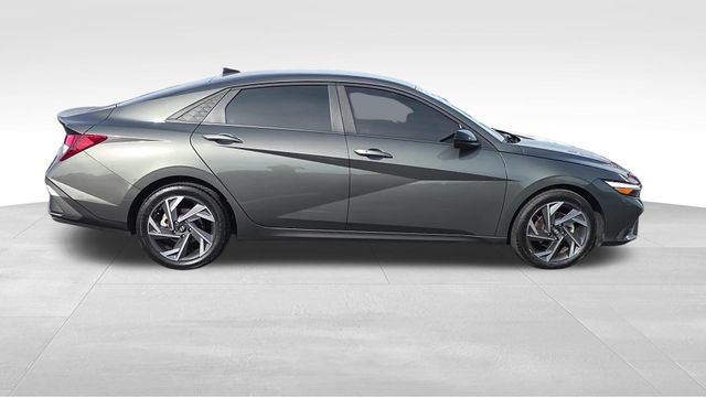 Used 2025 Hyundai Elantra Sport FWD image 10