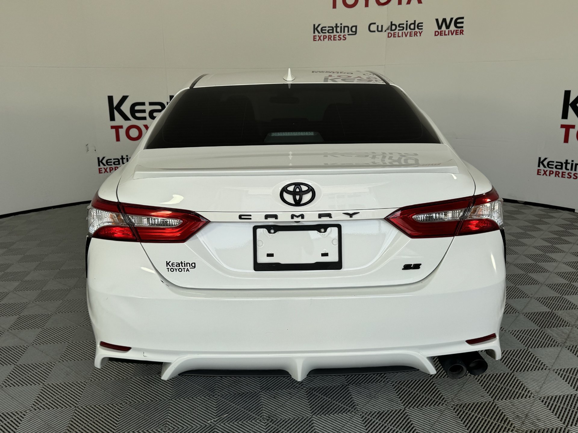 Used 2020 Toyota Camry SE FWD image 5