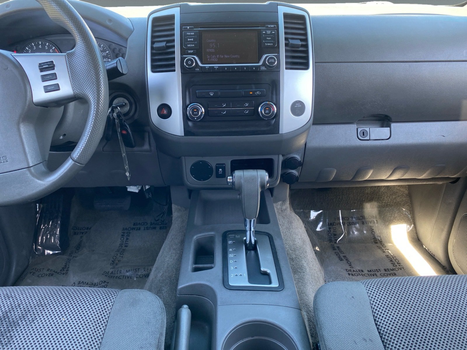 Used 2015 Nissan Frontier SV RWD image 11