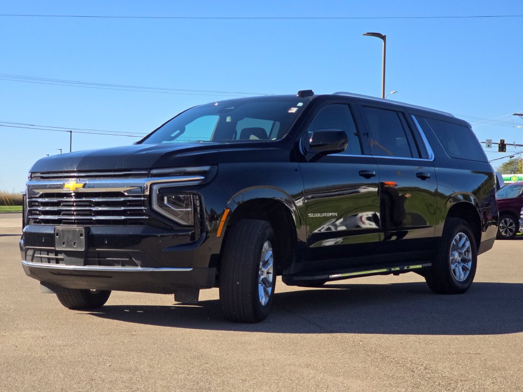 Used 2025 Chevrolet Suburban LT AWD/4WD image 18