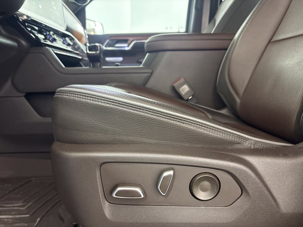 Used 2023 GMC Sierra 1500 Denali w/ Technology Package AWD/4WD image 28