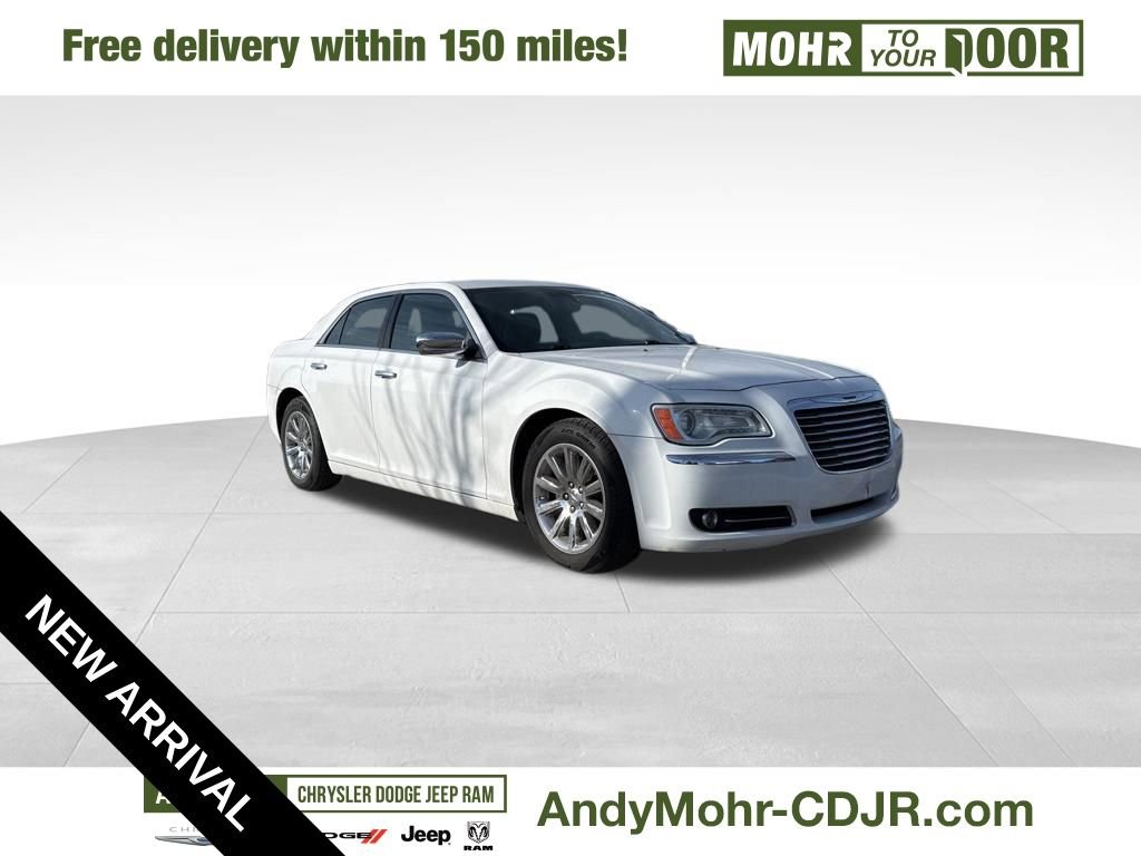 Used 2013 Chrysler 300 C image 1