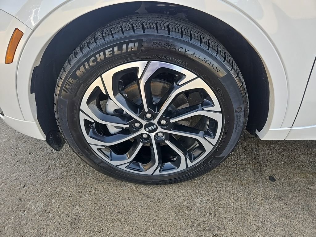 Used 2025 Lincoln Nautilus Reserve image 23