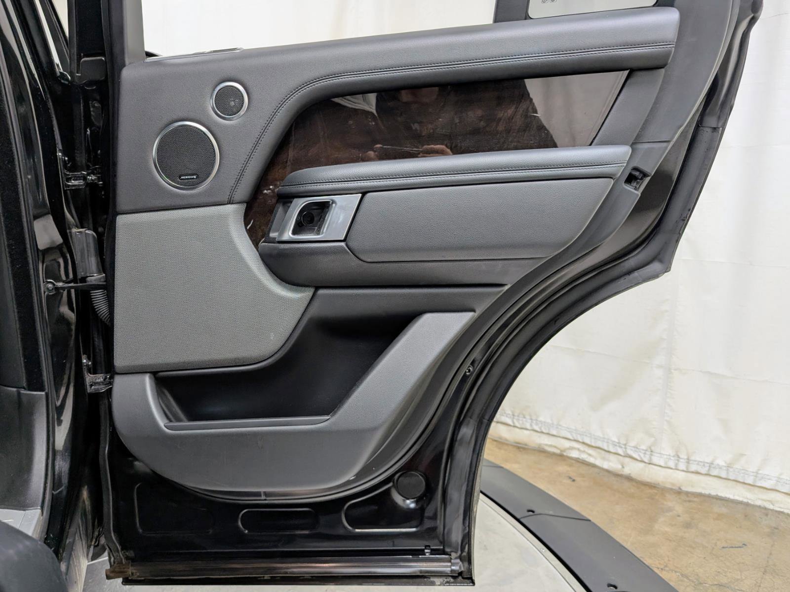 Used 2020 Land Rover Range Rover image 22