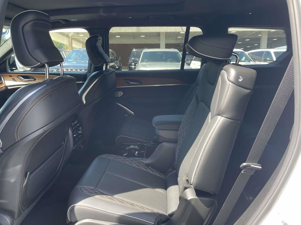 Used 2023 Jeep Grand Cherokee L Summit AWD/4WD image 22