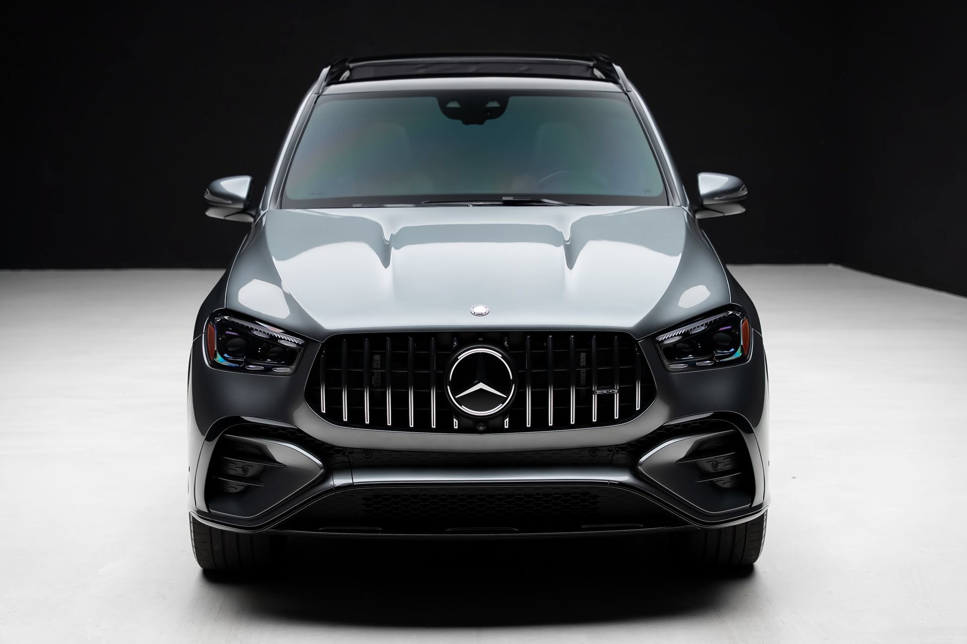 Used 2025 Mercedes-Benz GLE 53 AMG 4MATIC w/ Driver Assistance Package image 6