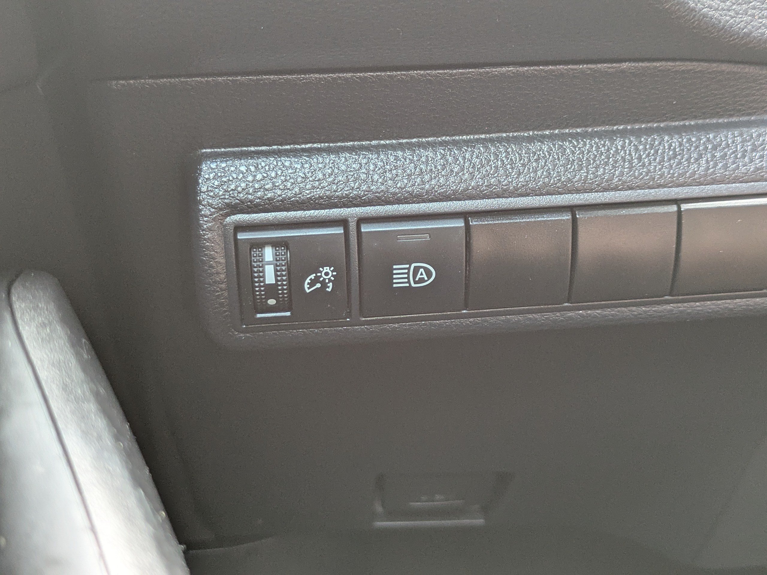 Used 2024 Toyota Corolla LE FWD image 27