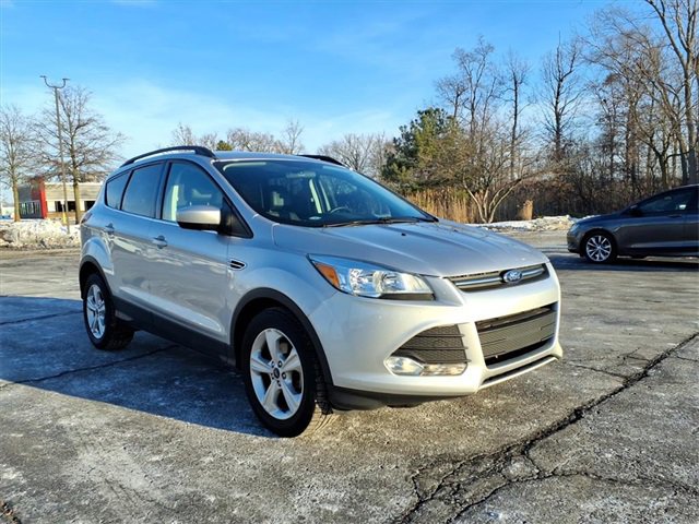 Used 2015 Ford Escape SE w/ Equipment Group 201A image 3
