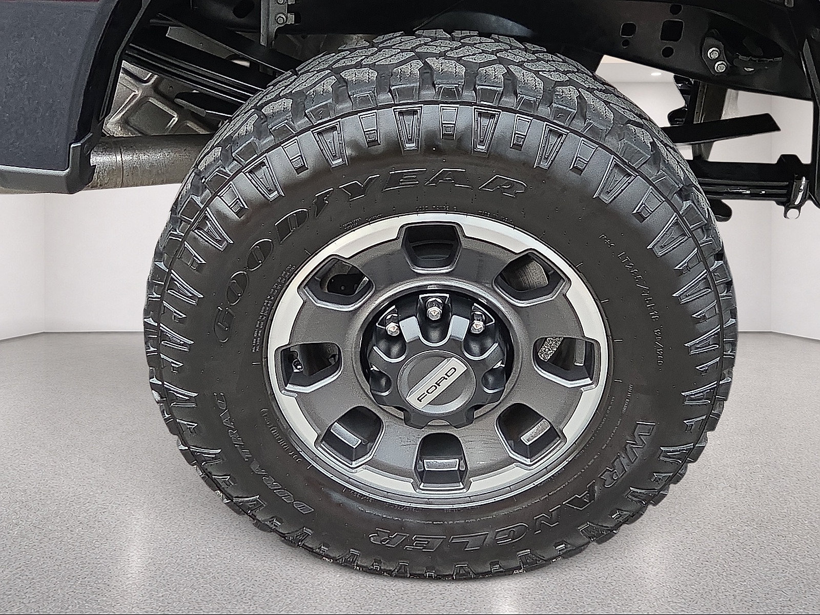 Certified 2024 Ford F350 Lariat w/ Tremor Off-Road Package AWD/4WD image 7