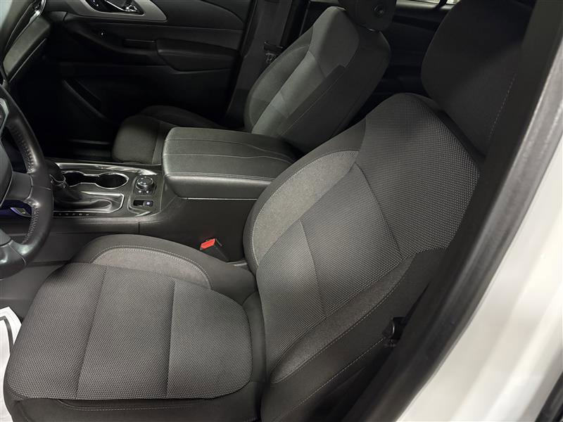 Used 2022 Chevrolet Traverse LT w/ Midnight/Sport Edition image 7